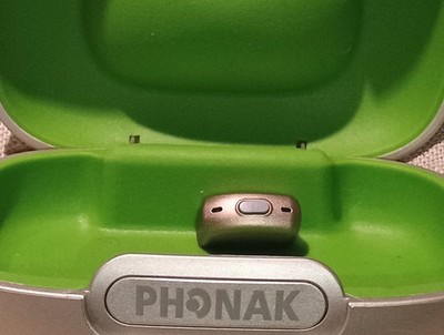 Phonak Naida CI Connect for the Q90