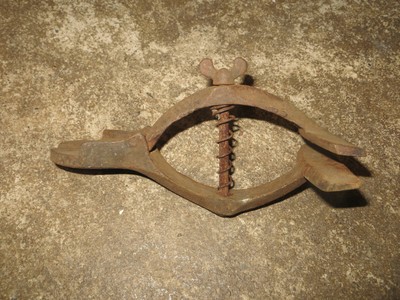 Vintage Cast Iron Bench Vice Clamp For Hand Stitching Leather Ebay