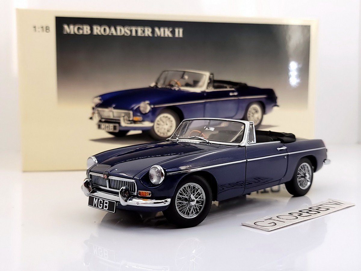 MGB ロードスター マークⅡ ブルー 1969 1/18 オートアート MGB ロードスター マークⅡ ブルー 1969 1/18 オートアート