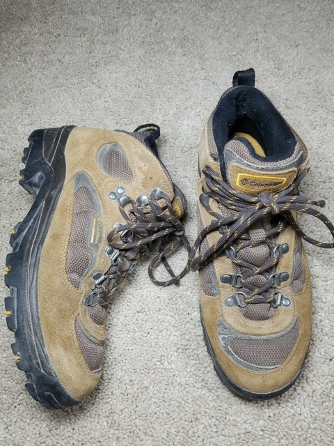 columbia hilltop ridge hiking boots