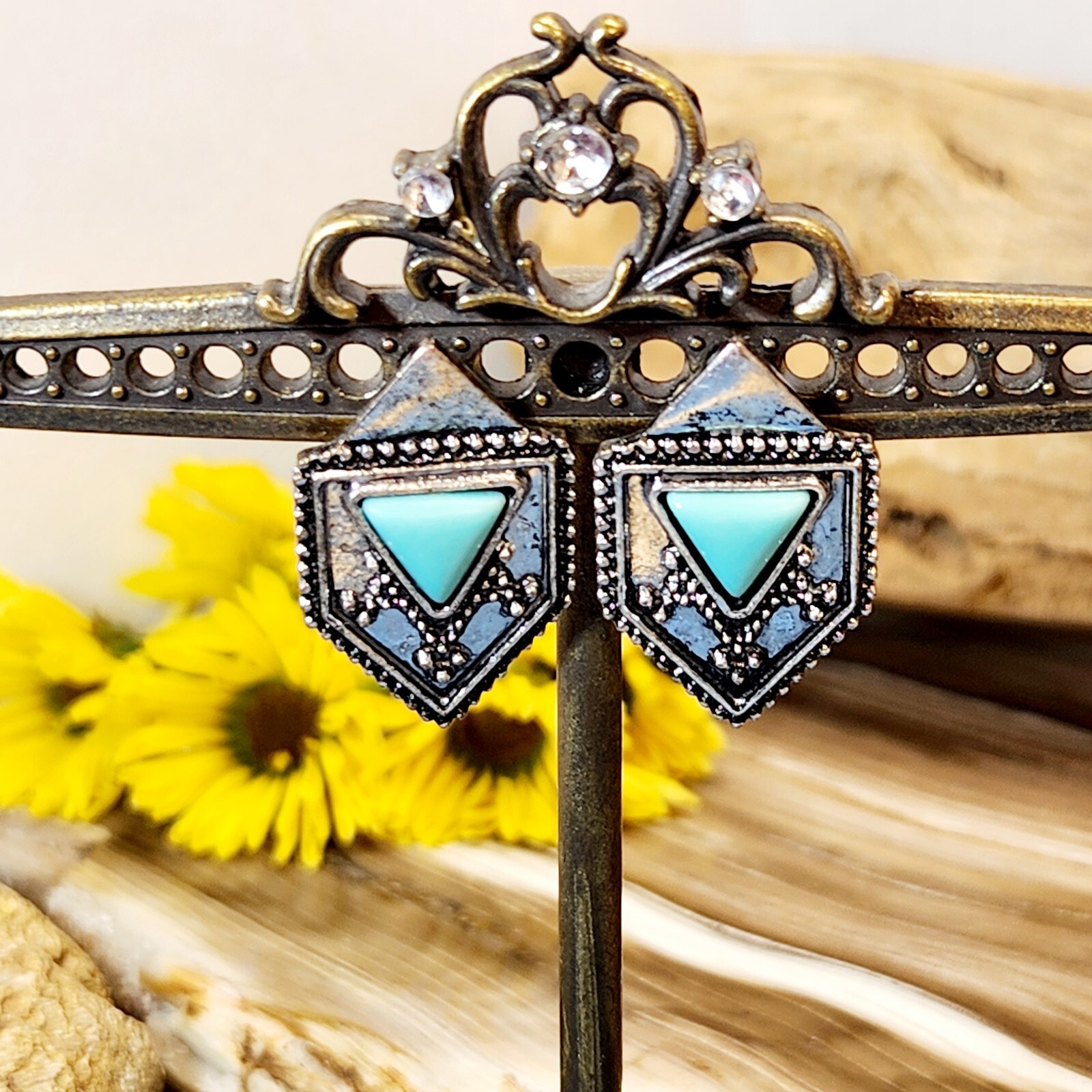 Southwest Simulated Turquoise Stud Earrings Modern Casual Unique Cute Design-image