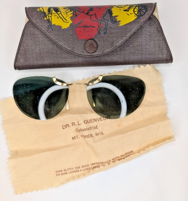 Vintage Clip On Sunglasses Vinyl Case Outdoors Design Poloroid MCM Made in USA