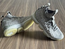 Nike LeBron 15 "City Edition" Basketball Shoes - Men's US 9, Wolf Grey/Gold