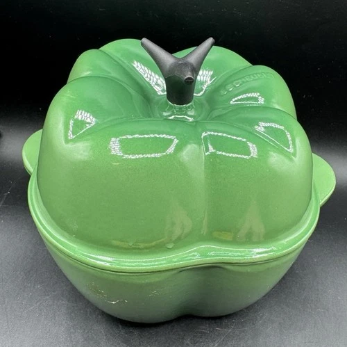 Rare Le Creuset Green Pepper Paprika Cocotte Dutch Oven Enameled Cast Iron