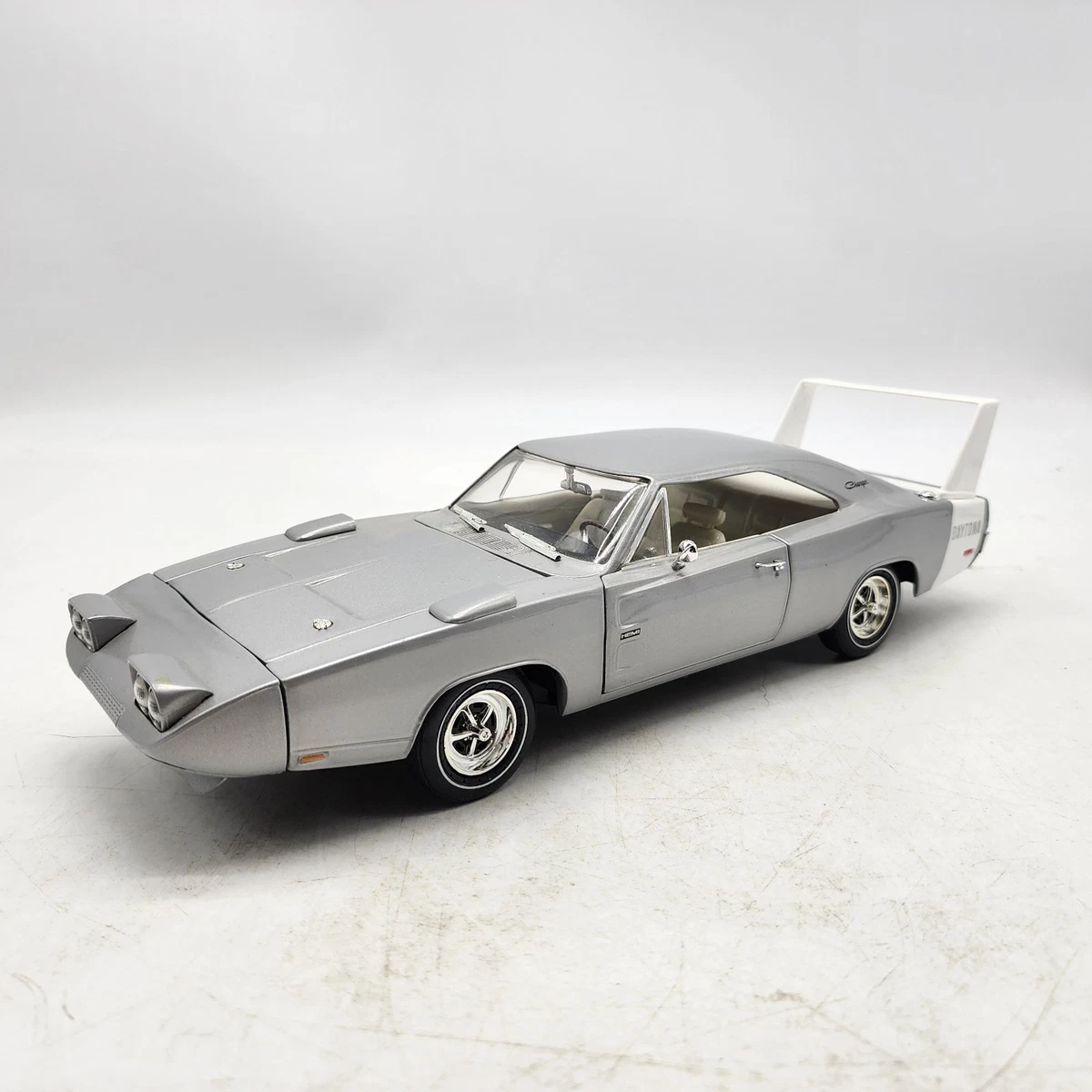 ERTL American Muscle Dodge 1:18 Scale Diecast & Toy Vehicles for
