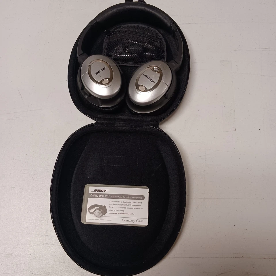 Bose QuietComfort 15 Noise Cancelling Headphones Silver/Black QC15 - Image 3 of 4