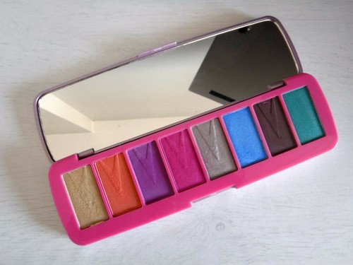 Revolution Makeup Brave Spirit Palette - Picture 4 of 4
