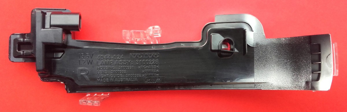 Volvo 31402416 Right Door Side Mirror Turn Indicator Signal Lens