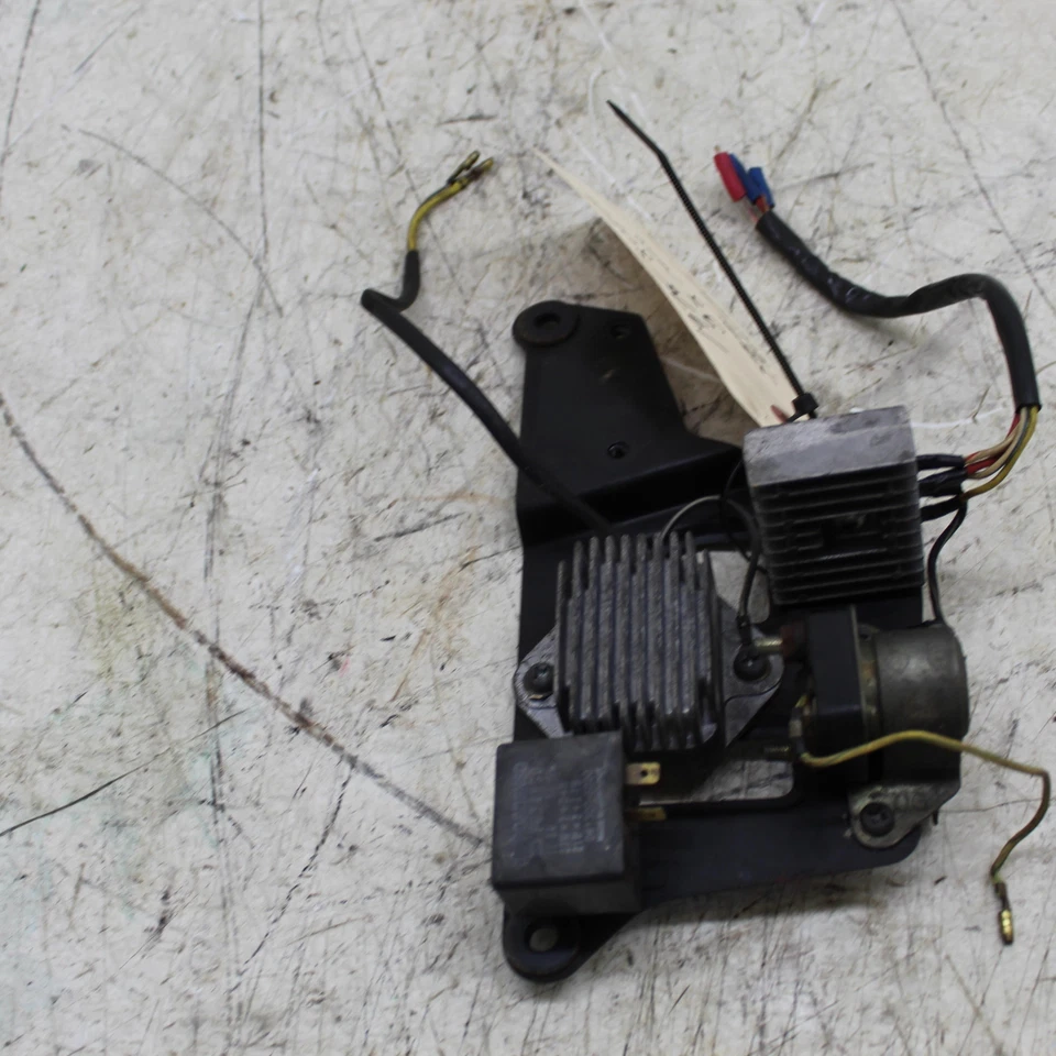 1978 SUZUKI GS1000 OEM RECTIFIER VOLTAGE REGULATOR m-1 Foto 3 de 3