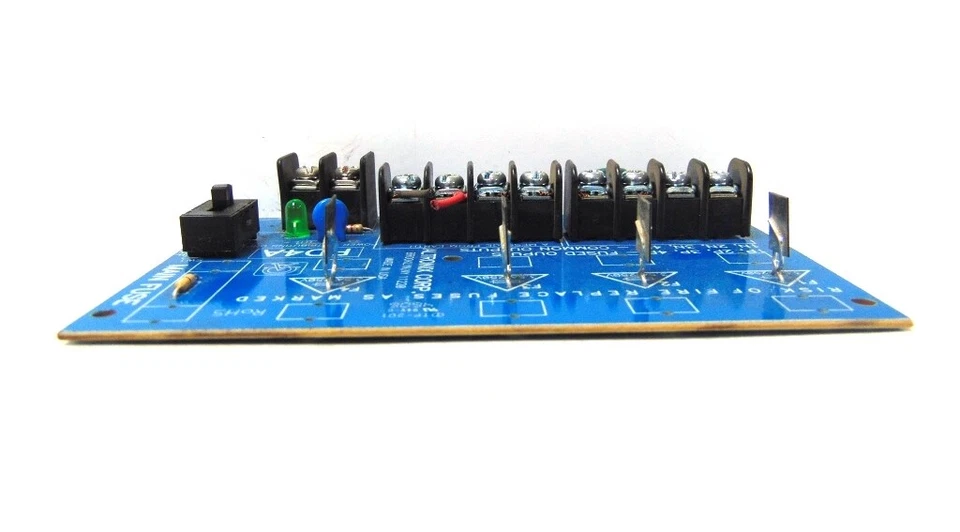 ALTRONIX POWER DISTRIBUTION MODULE, PD4A, 28 VAC OR 28 VDC MAX, 10 AMP MAX - Image 4 of 4