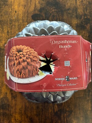 Platinum Collection Nordic Ware Chrysanthemum Bundt Pan 10 cup Cast Aluminum NEW