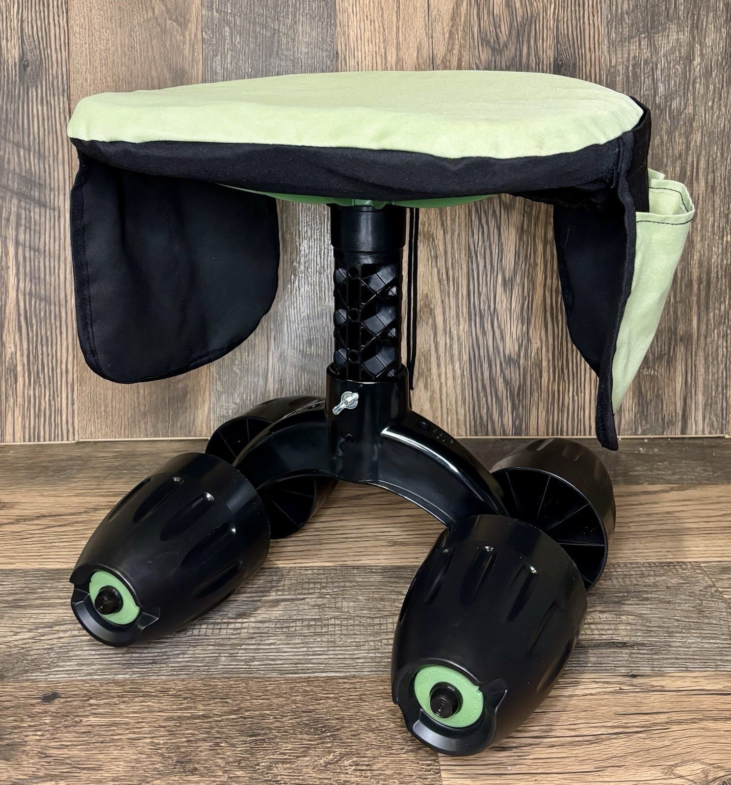 Garden Rocker Rolling Seat w/Tool Tote Organizer Gardening/Yard Work VERY GOOD!
