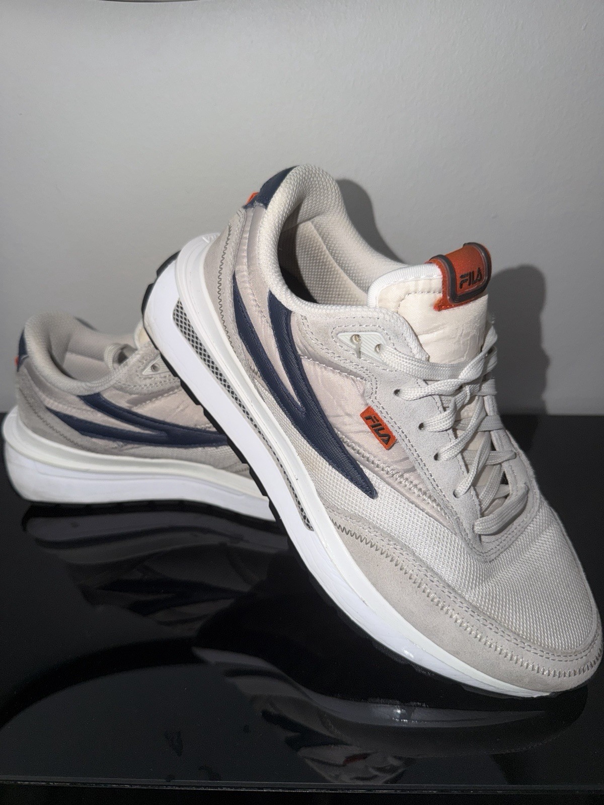 FILA Low Top Sneaker Mesh Suede Upper Lace Up Beige Navy Whi