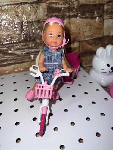 Simba Toys Evi Love Bike Tour with Puppy, Cart and Bike Barbie Chela Bike Scale - Picture 7 of 10