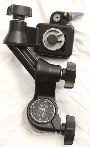 Manfrotto Carbon One 443 Carbon Fibre Tripod & 056 3D Junior Camera Head - Picture 13 of 24