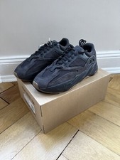 Original Adidas Yeezy Boost 700 Utility Black EU 41 1/3 Neu Schwarz US 8