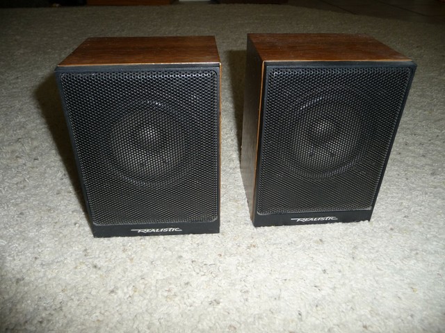 realistic bookshelf speakers