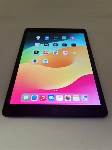 Apple iPad 7th Gen 32GB, Wi-Fi, 10.2 inch - Space Grey - DP866 - Afbeelding 3 van 9