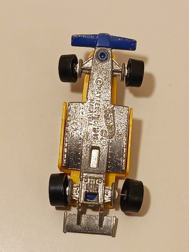 Vintage 1982 Hot Wheels Blue/Yellow 18 Kraco Stereo Thunder Streak Indy Race Car - Picture 6 of 9