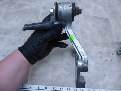 1988 Kawasaki ZX600C Ninja K771-1) left and right rear foot peg