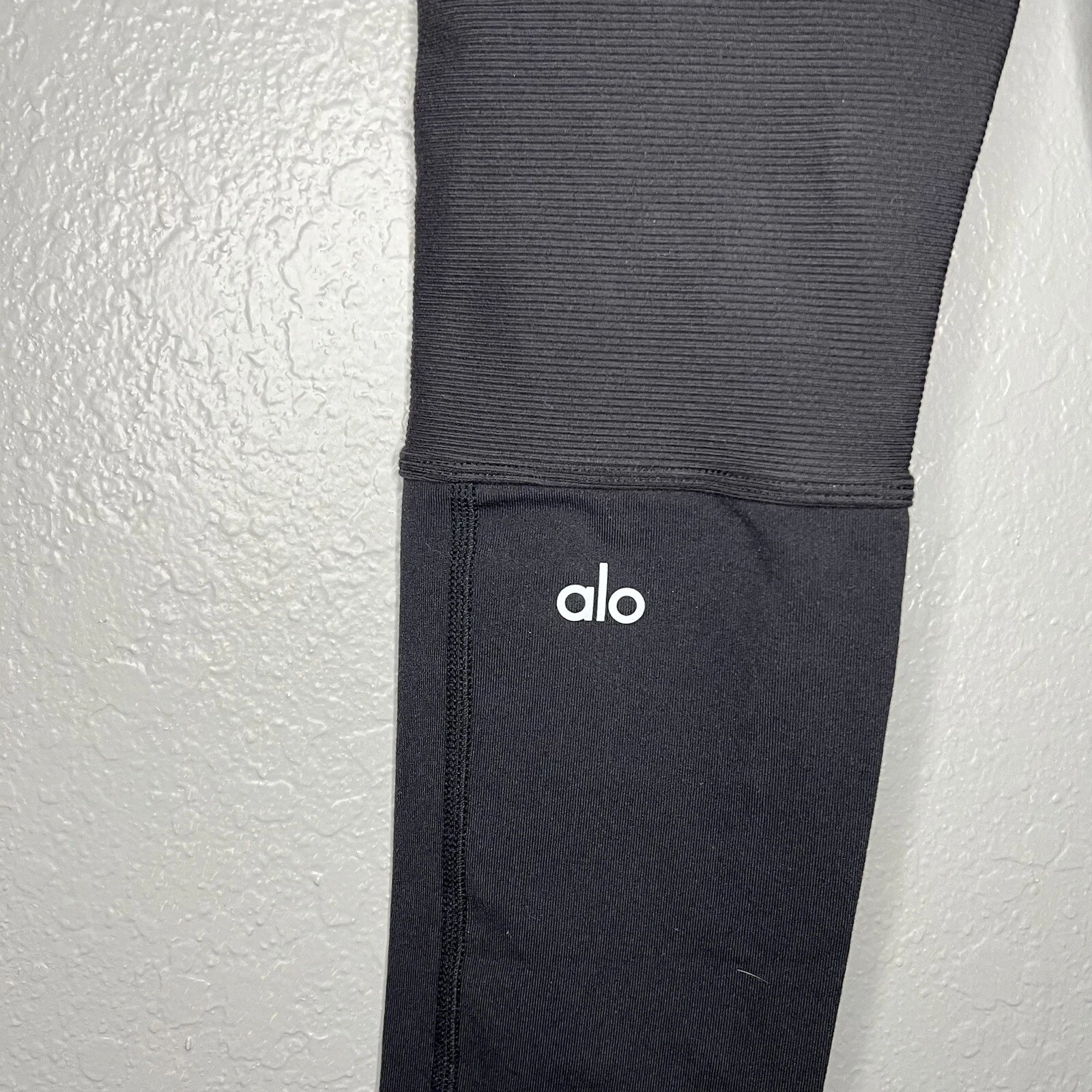 alo-yoga ribbed knee leggings