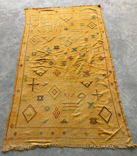 Vintage Traditional Moroccan Handcrafted Kilim Rug for Home Décor 215x122 cm