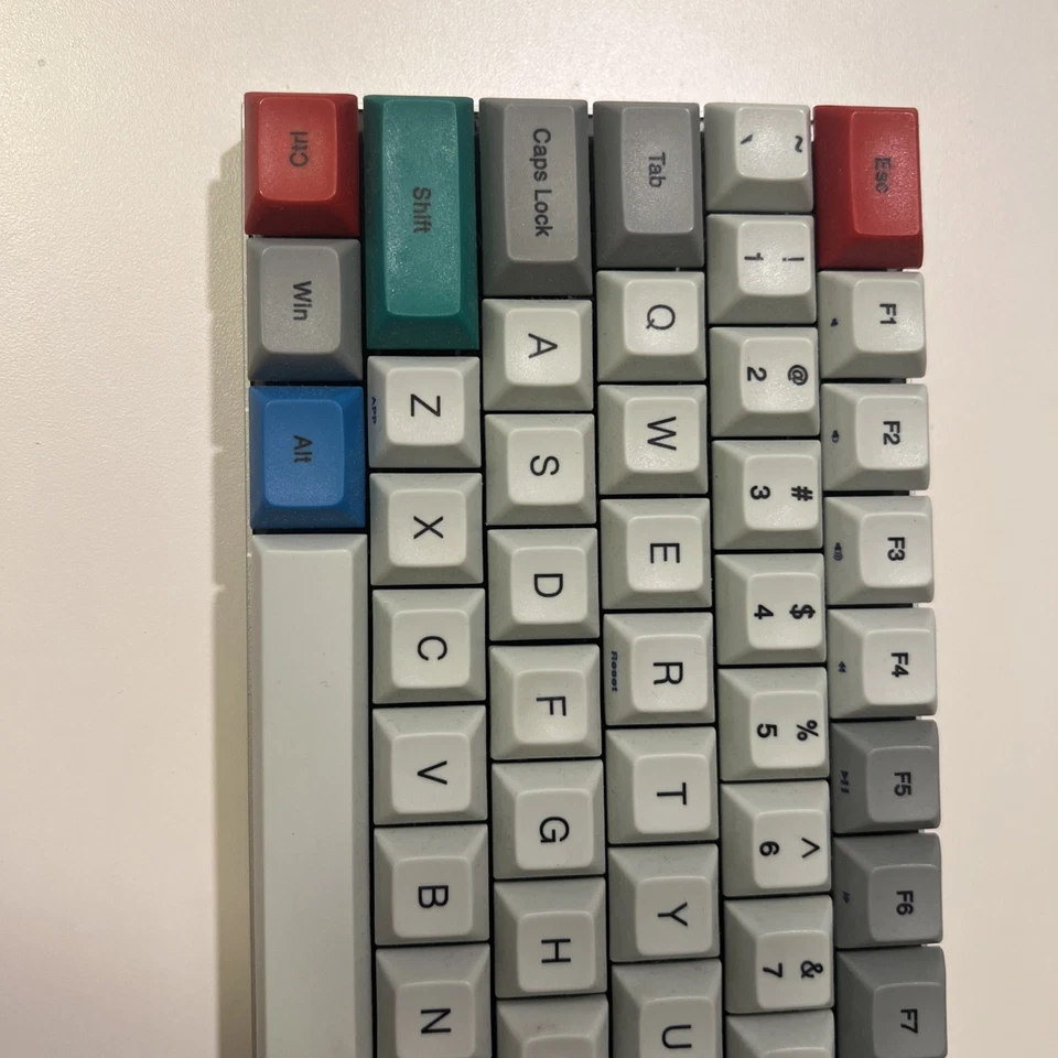 Teclado mecánico para juegos VORTEX VTG-8200 - interruptores marrón cereza mx Foto 2 de 4