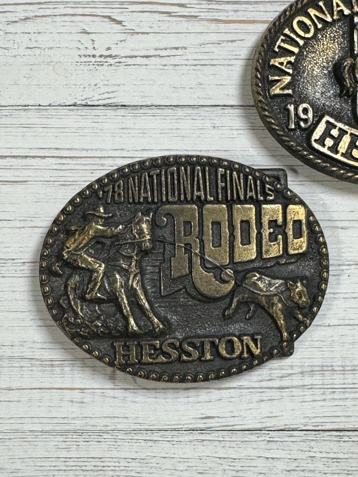 Lote 3 hebillas de cinturón de latón vintage de las finales nacionales Rodeo Hesston 1978/1979/1981 Foto 2 de 4