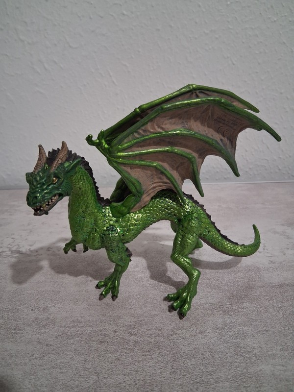 2010 Safari Ltd Forest Dragon Green Metallic Winged Fantasy Figure 6" Long 