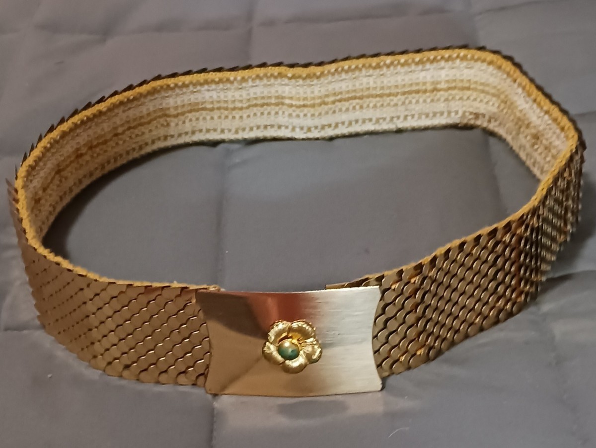 Vintage grey snakeskin belt with a gold-tone buckle. Fossil Vintage Faux Snakeskin Belt With Gold & Enamel Buckle  main image 4