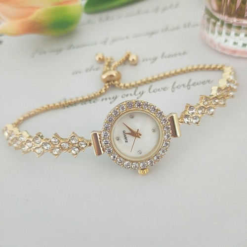 Unique Quartz Watch with Elegant Diamond PullOut Strap for Stylish Looks - Picture 5 of 15
