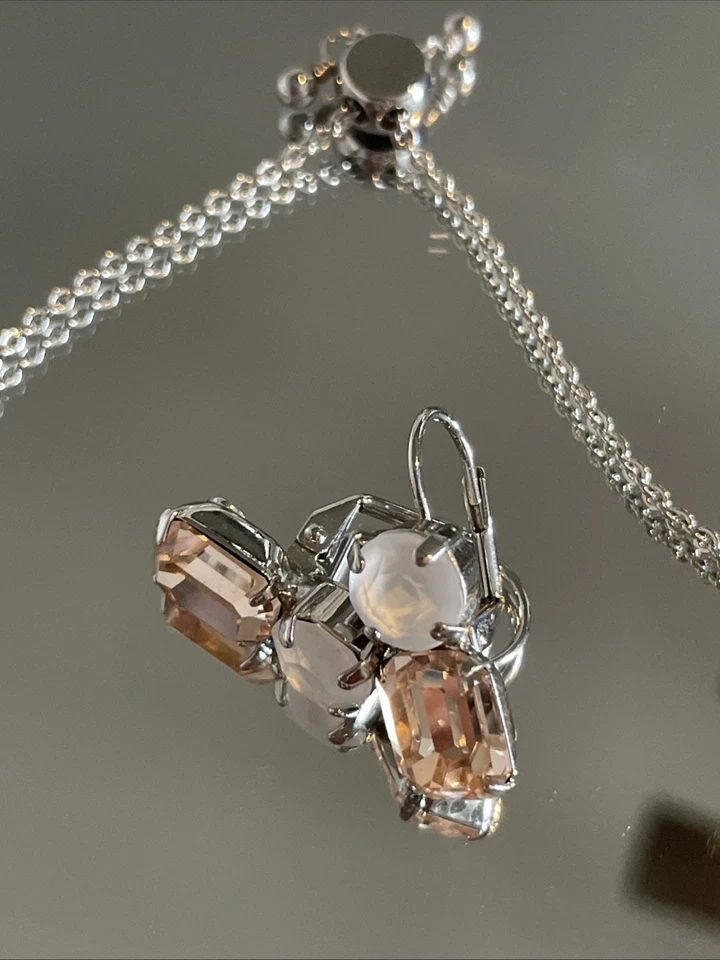 BRAZALETE SORRELI AJUSTABLE CRISTAL BLANCO CHAMPÁN NUEVO CON ETIQUETAS MÁS PENDIENTES A JUEGO Foto 2 de 2