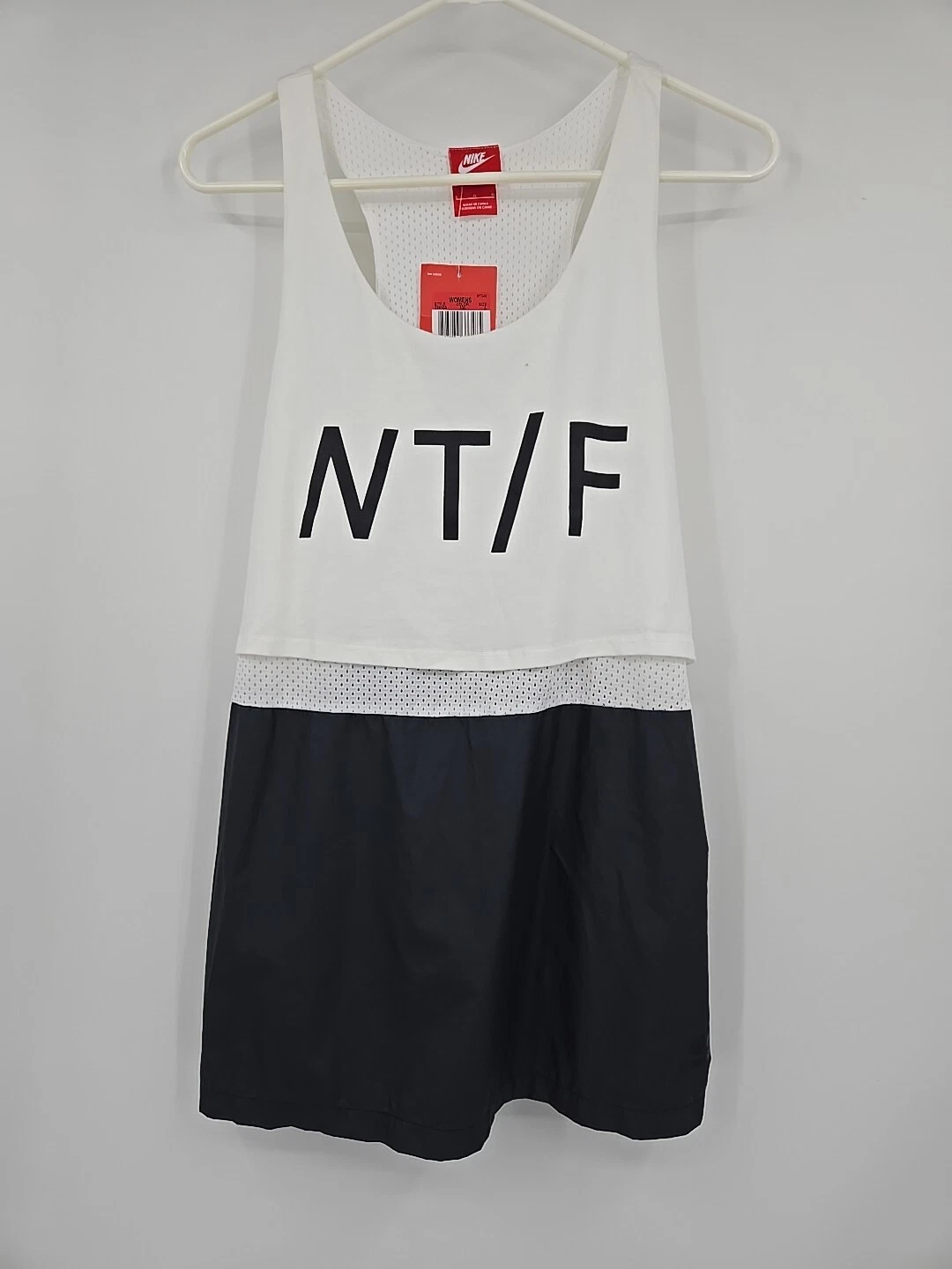 NWT Nike Women's Track And Field Run Crew Tank Top 724103 Size Large Running