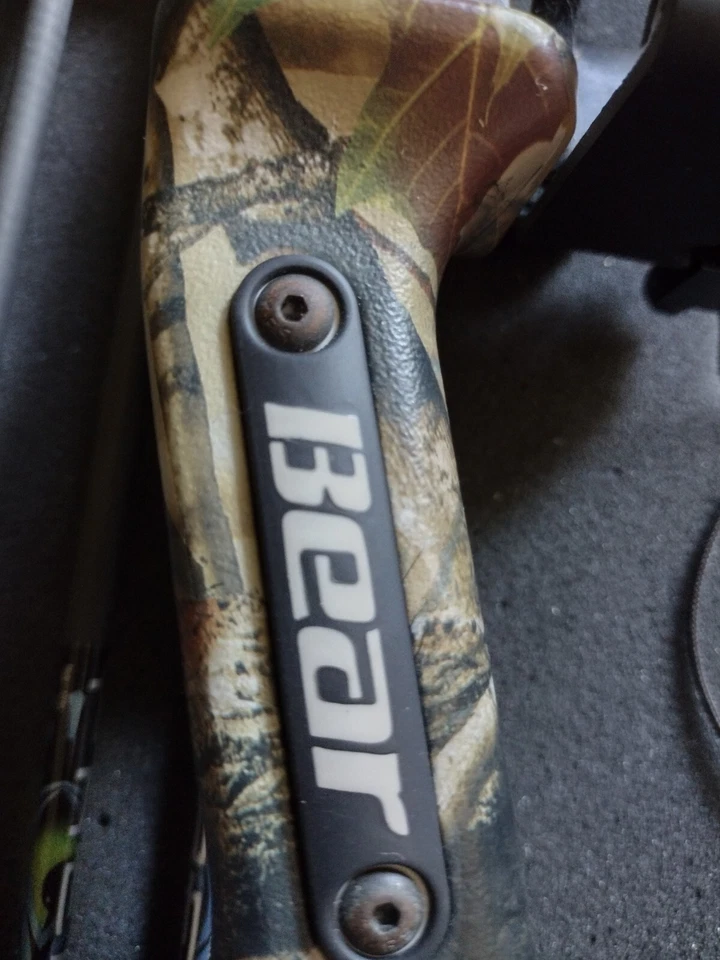 Bear Archery Apprentice RTH Compound Bow 60# Righthand Realtree Edge - Camo - Image 2 of 4