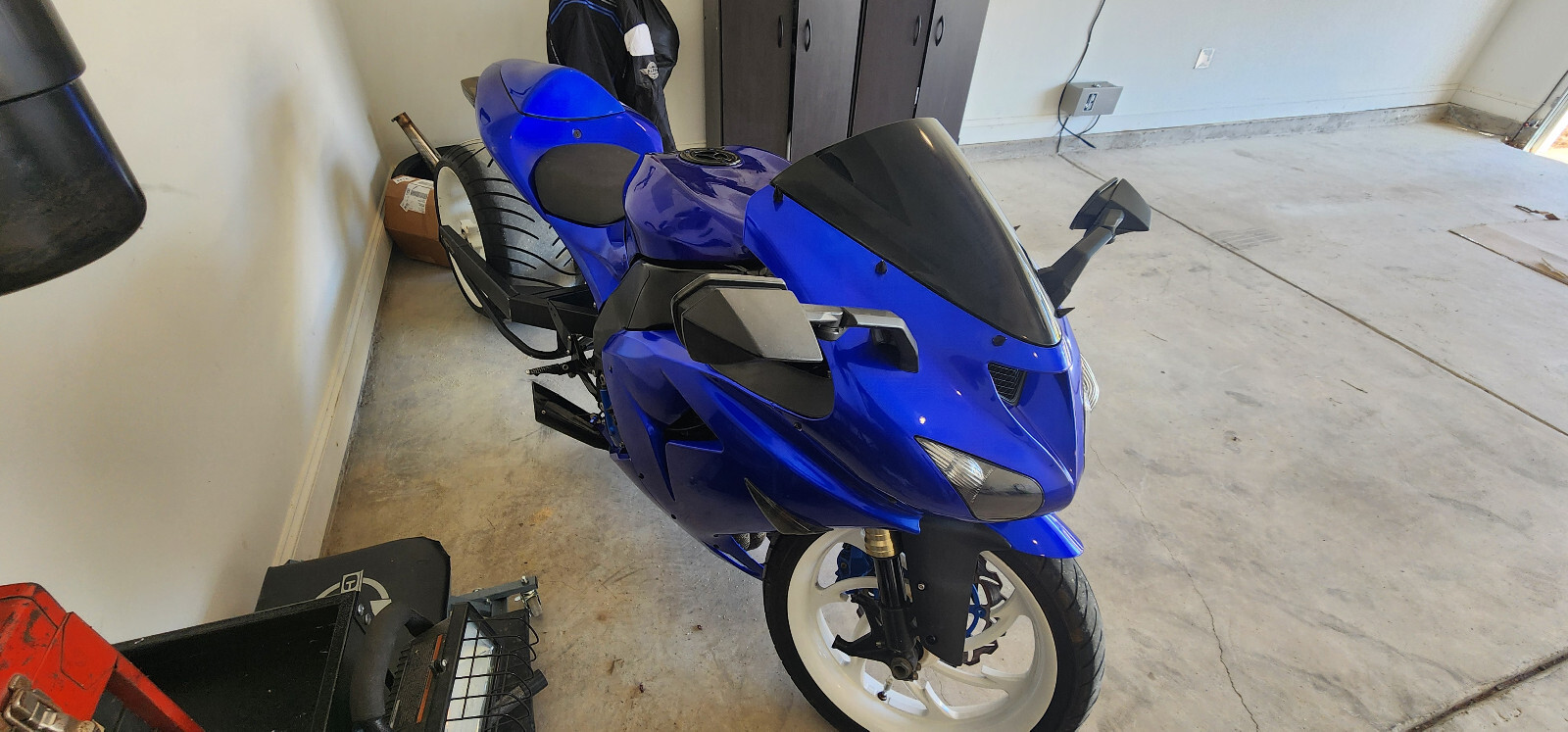 Picture 4 of 30