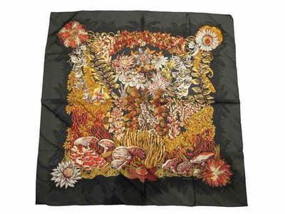 Hermes Carré 90 L'Ile Deserte Silk Scarf 100 Silk Green Square 87cm x 88cm