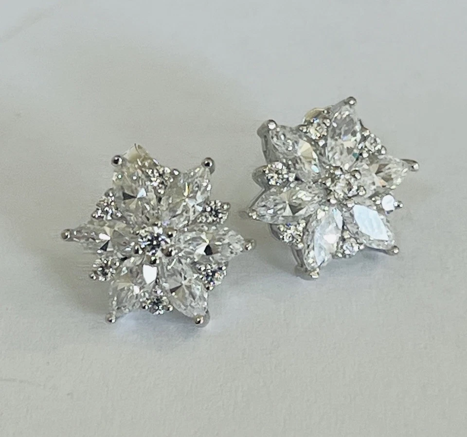 Pendientes de plata de ley 925 SW Epifanía Dominque circonita cúbica blanca flor poste Foto 2 de 4