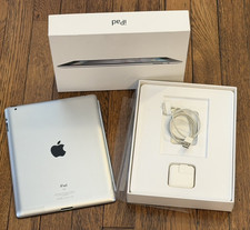Apple iPad 2nd Generation 16GB PLUS MagneticCover  Original Box Bundle -SILVER