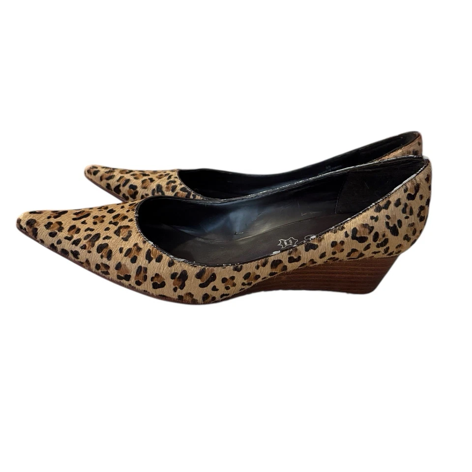 Tacón de cuña bajo Aldo para mujer 38 EE. UU. talla 8 estampado de guepardo piel cuero punta Foto 2 de 4