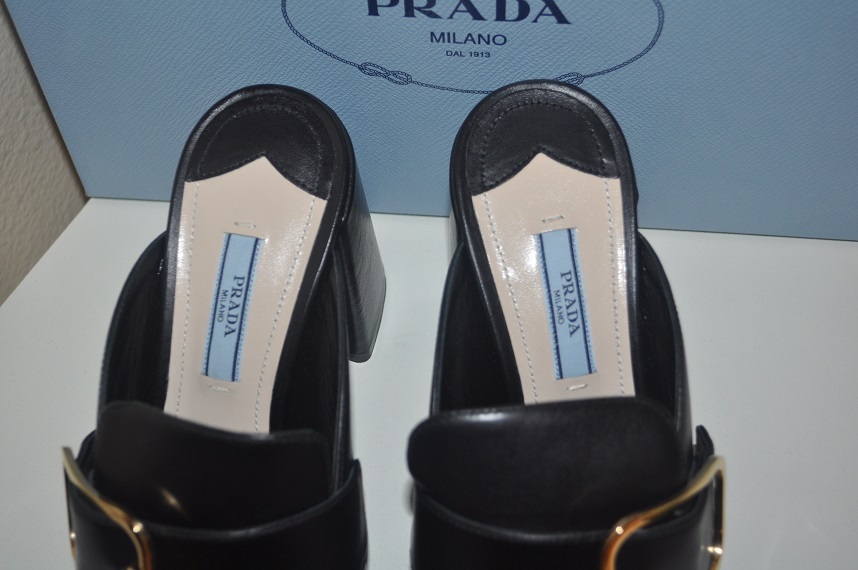NIB PRADA Kiltie Fringe Buckle Strap Slide Mule Block Heel