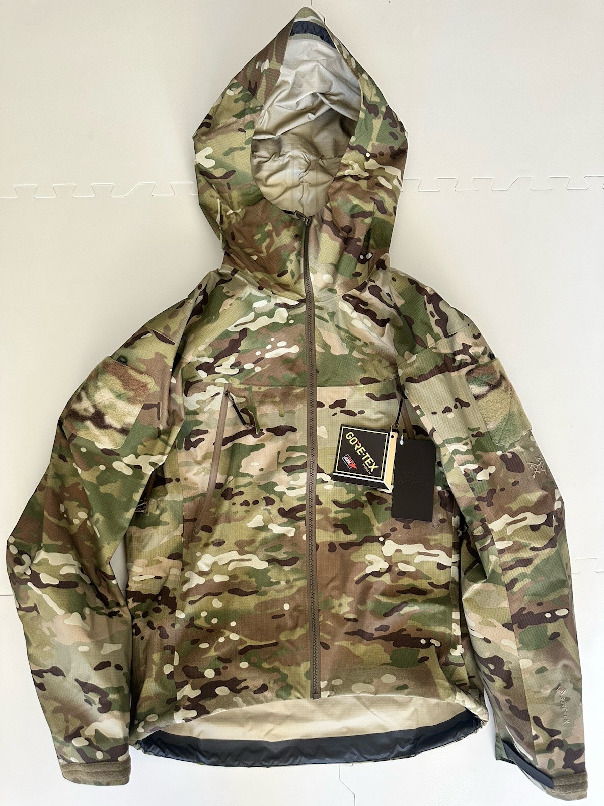 ARC'TERYX Giacca Arc’teryx Leaf Alpha LT Gen 2.1 Uomo Multicam nuova. SIGILLO SOCOM NSW