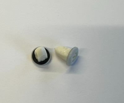 Original Audi 2x Clip für Heckklappe Kennzeichen Halter 8T0827310A A1 A3 A4 A5