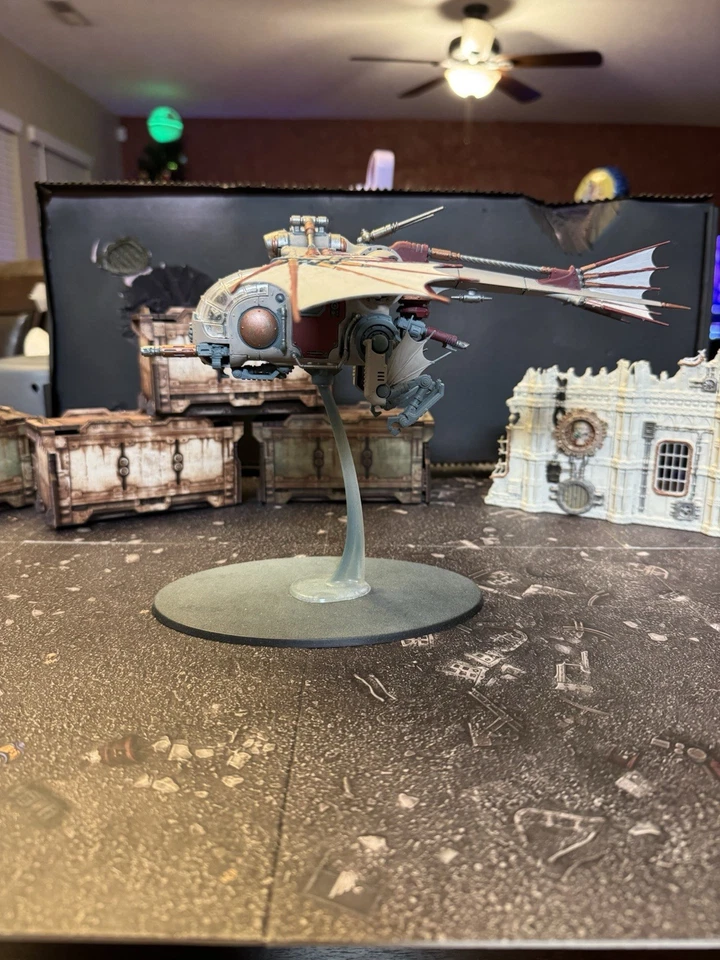 Adeptus Mechanicus Archaeopter una miniatura de juego de mesa de 40 k Foto 2 de 4