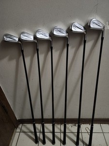 Set De Fers Titleist T350 3G Pour Femme – 7-PW, AW, GW – Shaft Tensei AV Rouge