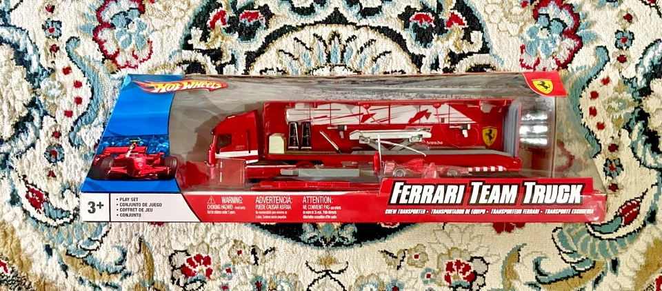 Hot Wheels Ferrari Team Truck F1 Formula One nuovo sigillato - Immagine 2 di 4