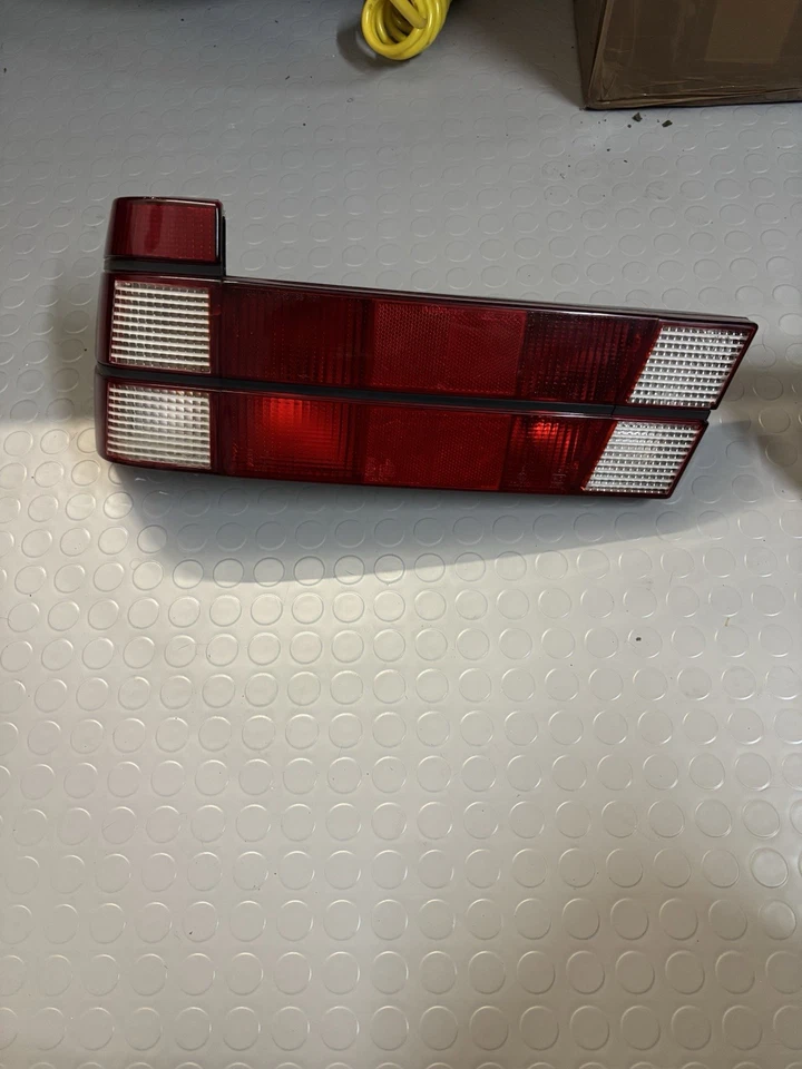 FANALE FARO POSTERIORE SINISTRO COMPLETO ALFA ROMEO 75 ROSSO SEIMA USATO SEGNI - Immagine 3 di 3