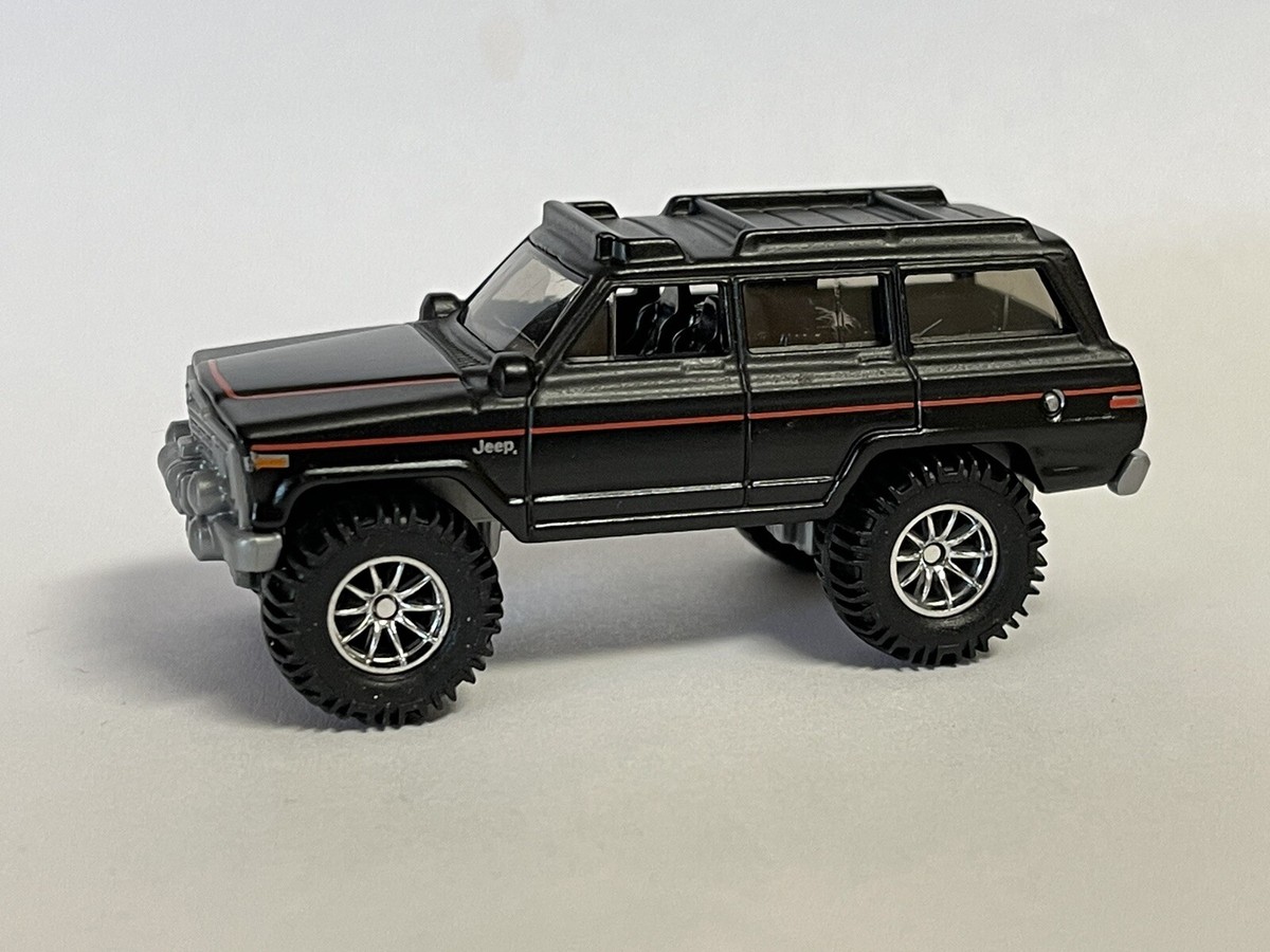Hot Wheels 2023 Mainline 1988 Jeep Wagoneer Loose/ Factory Custom