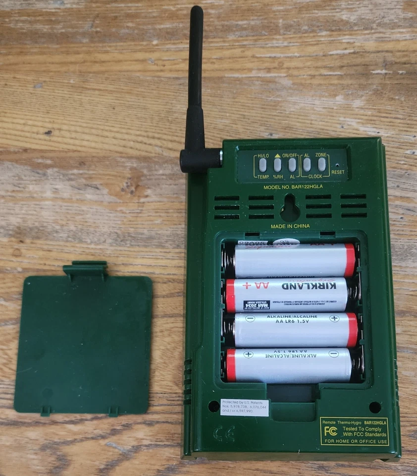 John Deere Wireless Rain Gauge/ Thermometer - Oregon Scientific RARE Works - Image 3 of 4