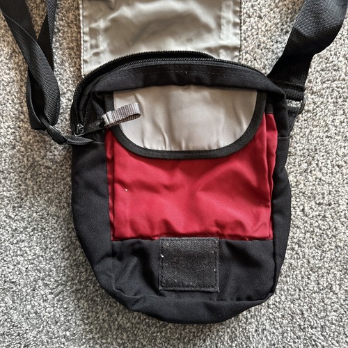 Jansport Cross Body Bag Sports Black & Red - Picture 7 of 8