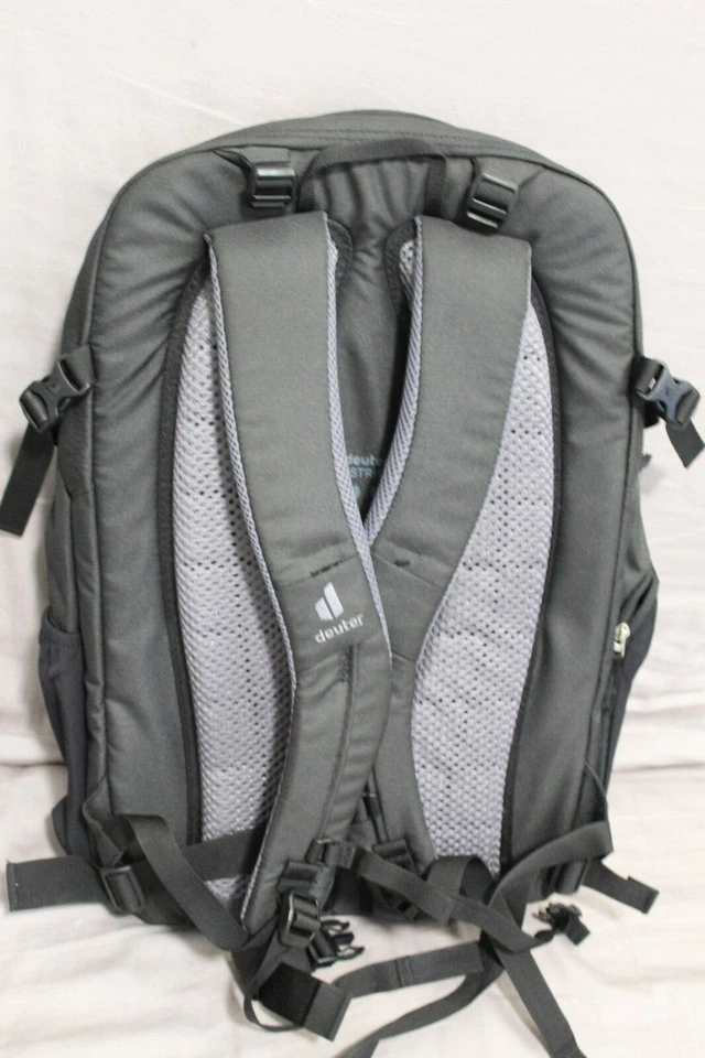 Deuter Giga Backpack 32L Used Condition - Image 2 of 4